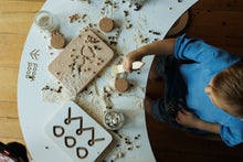 Carica l&#39;immagine nel visualizzatore di Gallery, a boy playing good wood preschool wooden board