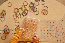 Carica l&#39;immagine nel visualizzatore di Gallery, WOODEN GEOPLAN MONTESSORI- GOOD WOOD CHILD MAKING A HOUSE SHAPE ON THE NATURAL GEOPLAN