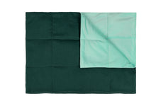 Carica l&#39;immagine nel visualizzatore di Gallery, bottle green cotton weighted blanket with mint velvet backing