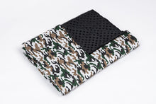 Carica l&#39;immagine nel visualizzatore di Gallery, MILITARY CAMOUFLAGE MINKY WEIGHTED BLANKET