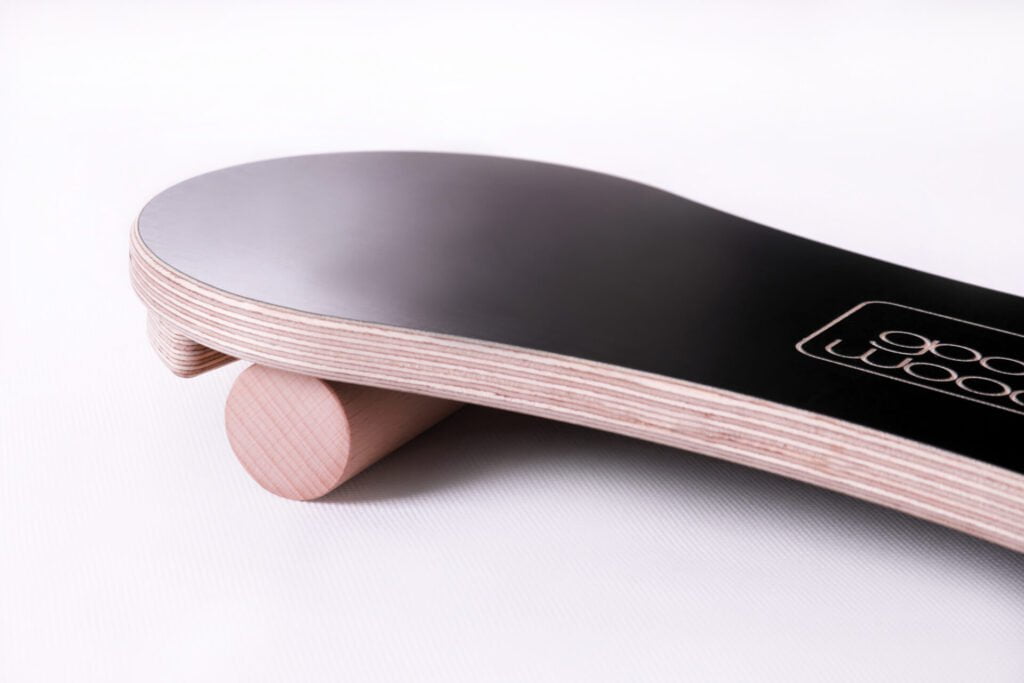 BLACK BALANCE BOARD / TRICK BOARD FOR KIDS- GOOD WOOD 