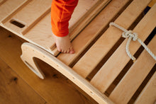 Carica l&#39;immagine nel visualizzatore di Gallery, child foot on the rocker/slider