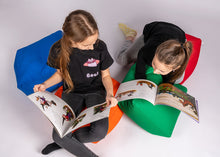 Carica l&#39;immagine nel visualizzatore di Gallery, GIRLS READING BOOKS SITTING ON SQARE POUFS
