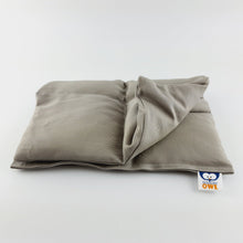 Carica l&#39;immagine nel visualizzatore di Gallery, cotton weighted lap pillow in light grey senory owl 