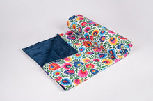 Carica l&#39;immagine nel visualizzatore di Gallery, folk cotton weighted blanket made with navy blue velvet by sensory owl
