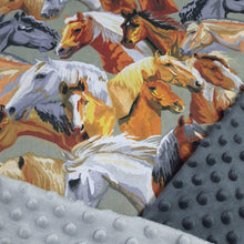 Carica l&#39;immagine nel visualizzatore di Gallery, horses minky wieghted blanket | sensory owl