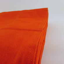 Carica l&#39;immagine nel visualizzatore di Gallery, orange cotton weighted blanket close up photo